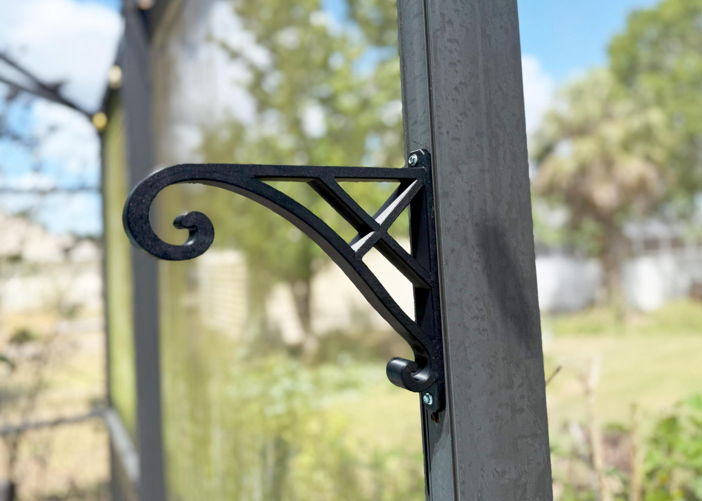 Hanging Plant Hook – Heavy-Duty Outdoor Bracket for Planters, Bird Feeders, Lanterns & Décor